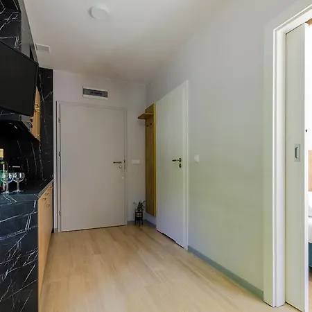 Apartman Zdrojowa 9 *