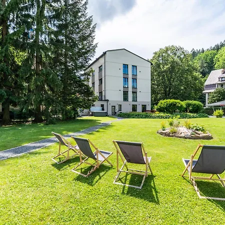 Zdrojowa 9 Apartman *